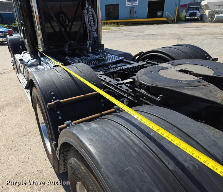 image for item EV1586 2006 Kenworth T800 semi truck