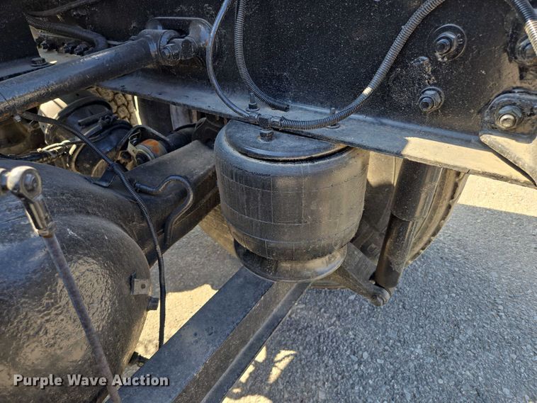 image for item EV1586 2006 Kenworth T800 semi truck