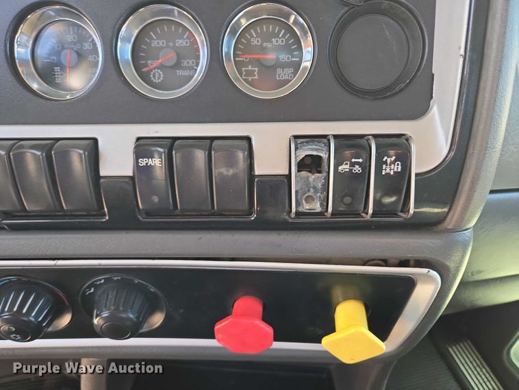 image for item EV1586 2006 Kenworth T800 semi truck