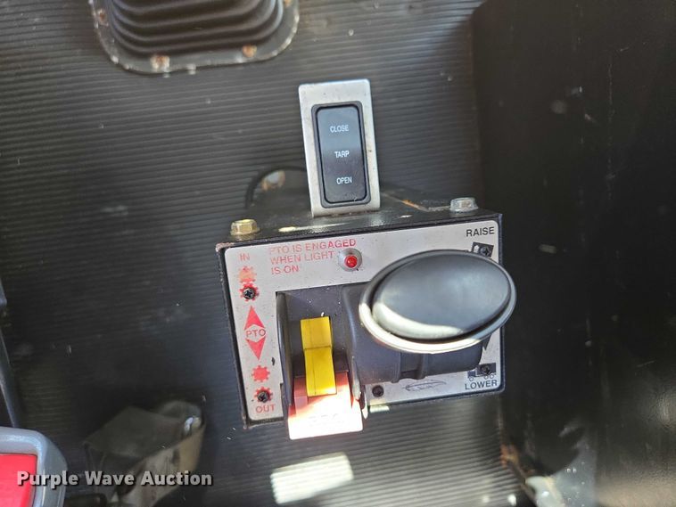 image for item EV1586 2006 Kenworth T800 semi truck