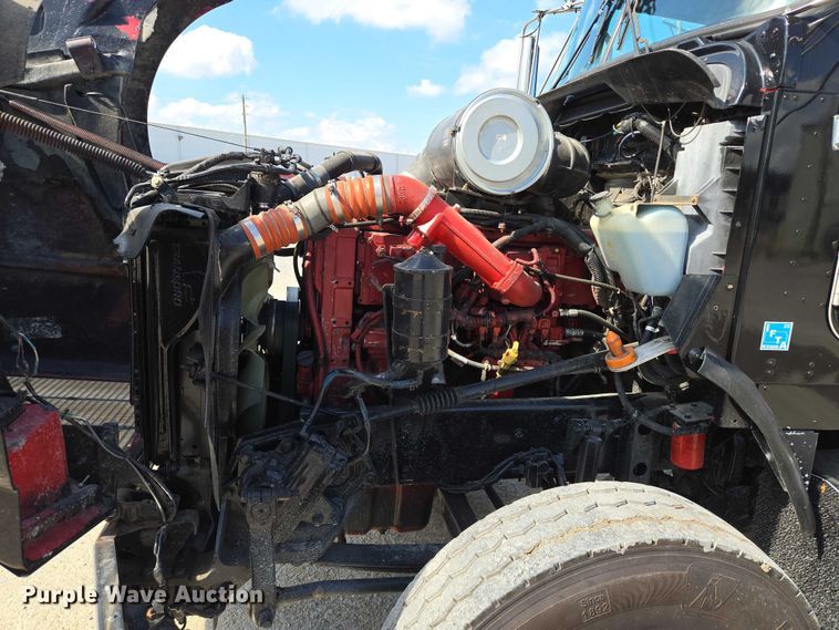 image for item EV1586 2006 Kenworth T800 semi truck