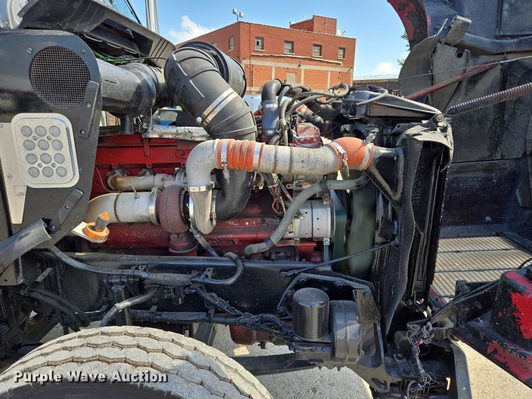 image for item EV1586 2006 Kenworth T800 semi truck