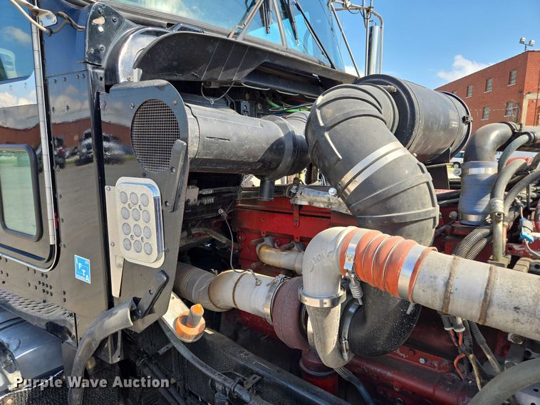 image for item EV1586 2006 Kenworth T800 semi truck