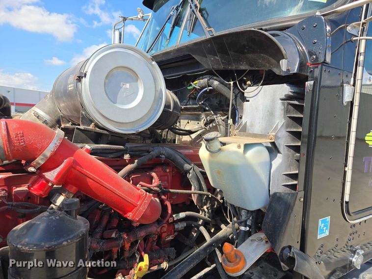 image for item EV1586 2006 Kenworth T800 semi truck