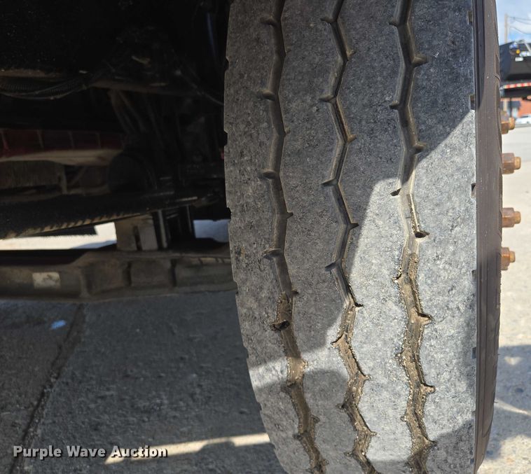 image for item EV1586 2006 Kenworth T800 semi truck