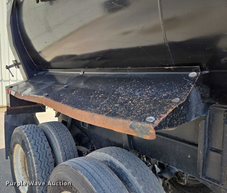 image for item EV1587 2014 Ranco Anvil 24-26QF end dump trailer