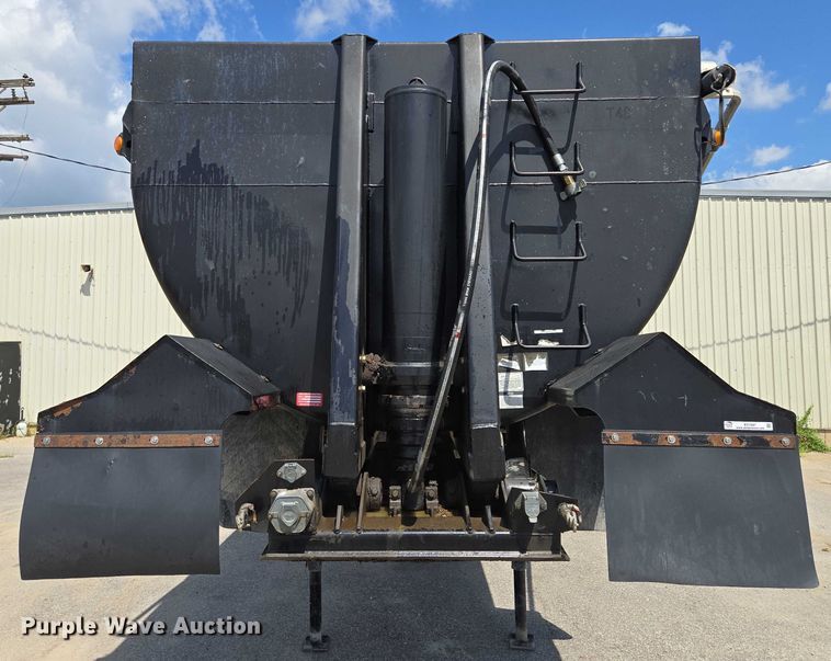 image for item EV1587 2014 Ranco Anvil 24-26QF end dump trailer