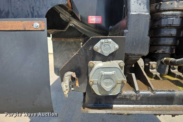 image for item EV1587 2014 Ranco Anvil 24-26QF end dump trailer