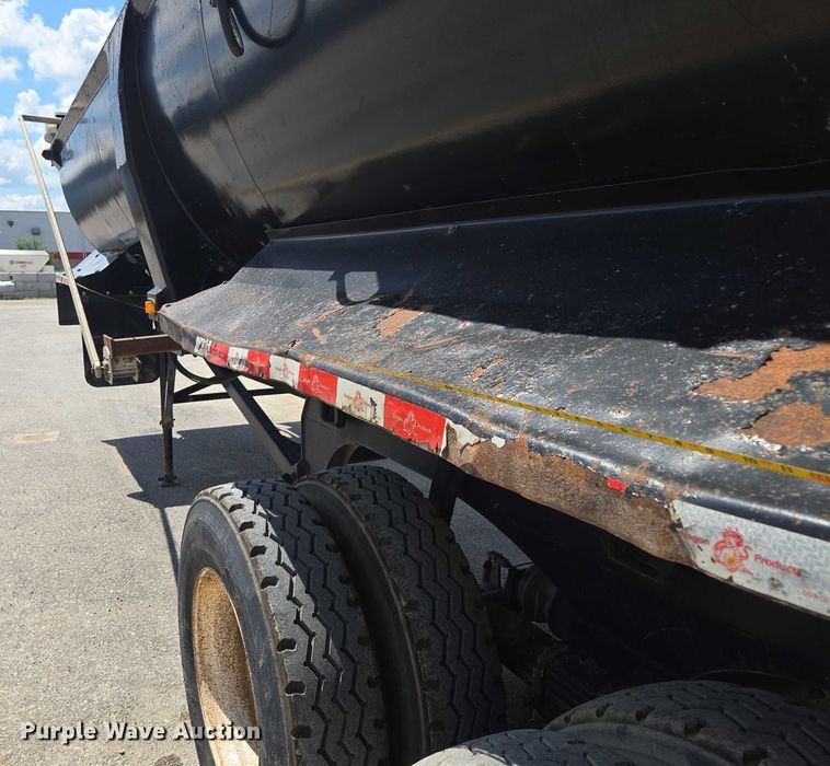 image for item EV1587 2014 Ranco Anvil 24-26QF end dump trailer