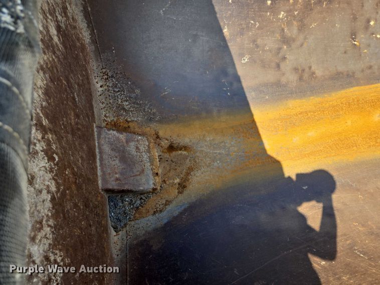 image for item EV1587 2014 Ranco Anvil 24-26QF end dump trailer