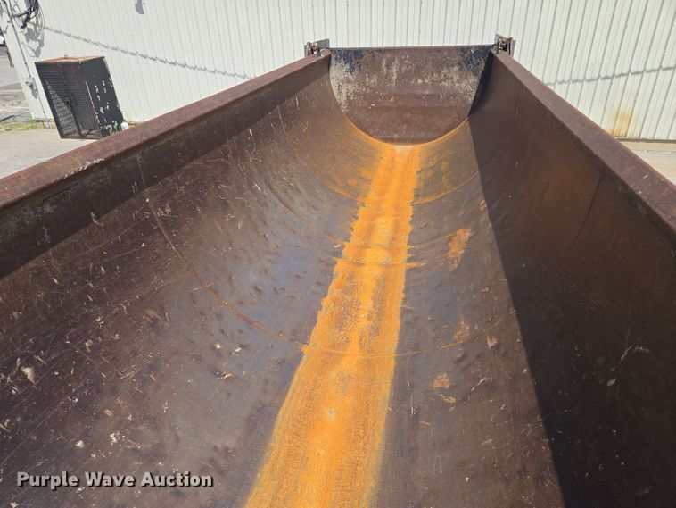 image for item EV1587 2014 Ranco Anvil 24-26QF end dump trailer