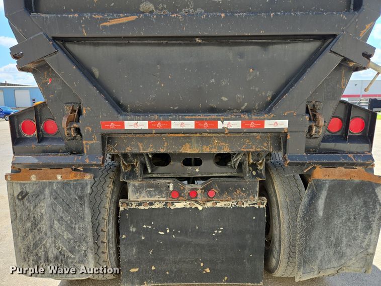 image for item EV1587 2014 Ranco Anvil 24-26QF end dump trailer