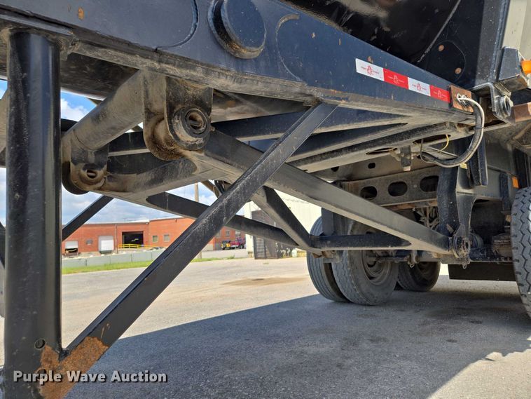 image for item EV1587 2014 Ranco Anvil 24-26QF end dump trailer