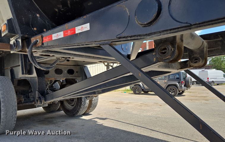 image for item EV1587 2014 Ranco Anvil 24-26QF end dump trailer