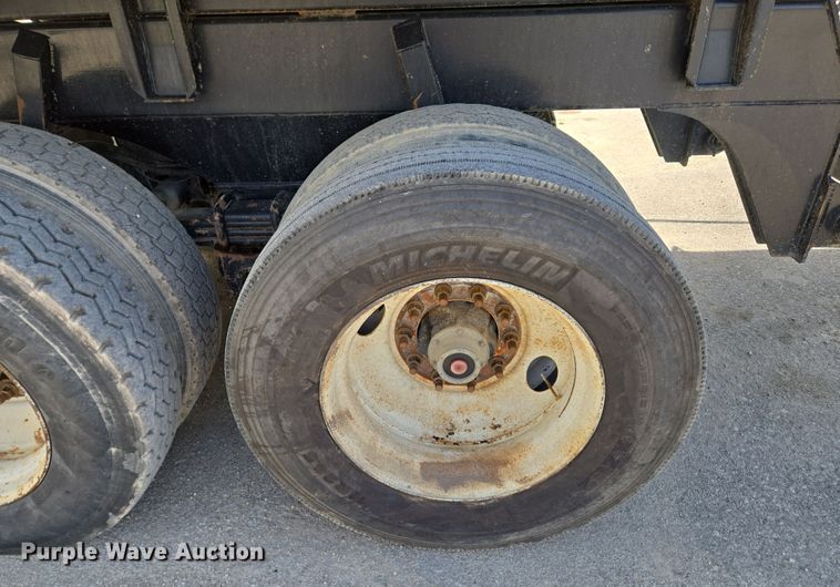 image for item EV1587 2014 Ranco Anvil 24-26QF end dump trailer