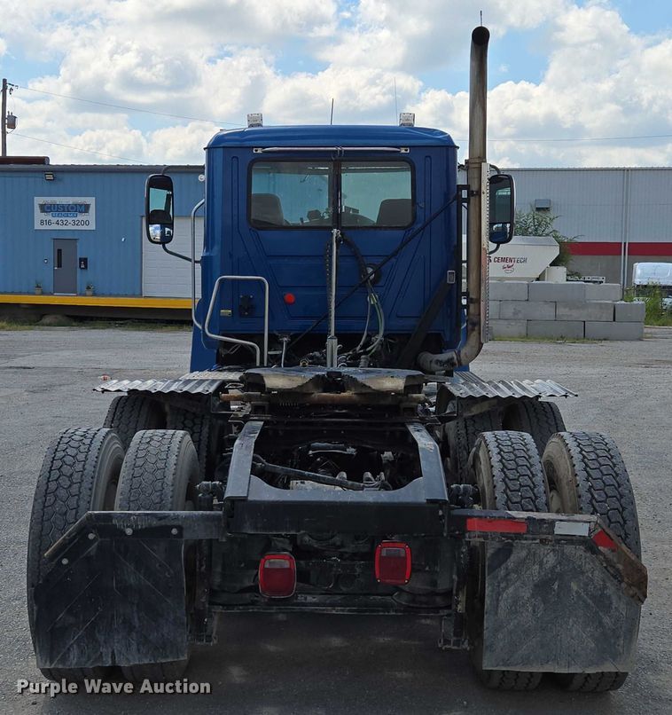 image for item EV1588 2012 Mack CHU613 semi truck