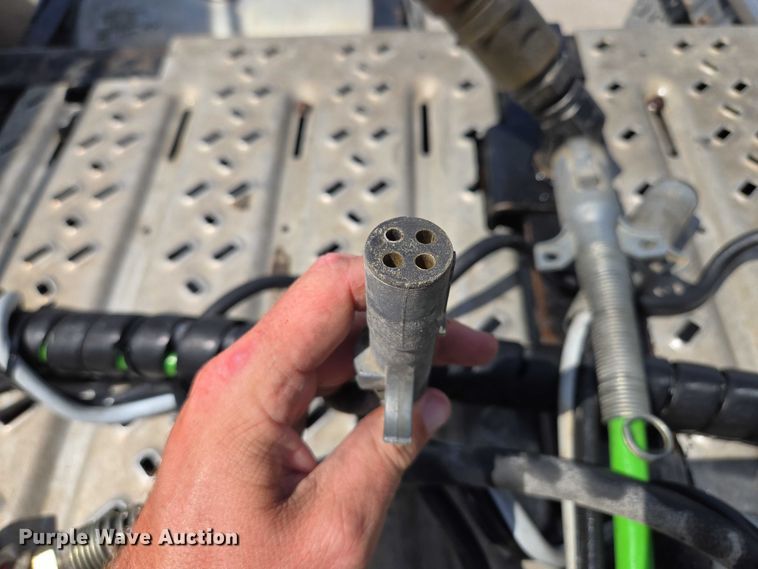 image for item EV1588 2012 Mack CHU613 semi truck