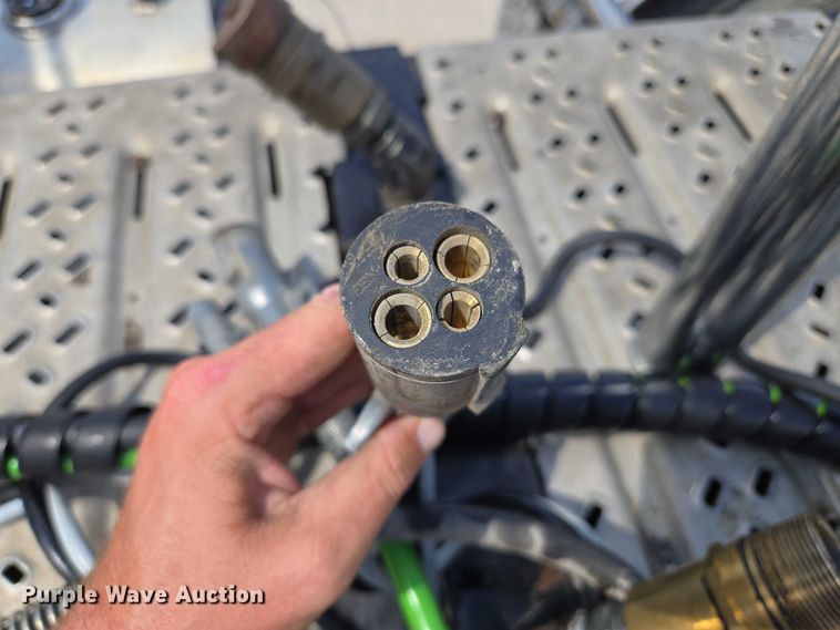 image for item EV1588 2012 Mack CHU613 semi truck