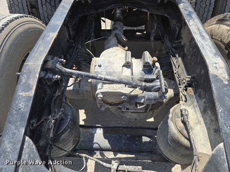 image for item EV1588 2012 Mack CHU613 semi truck