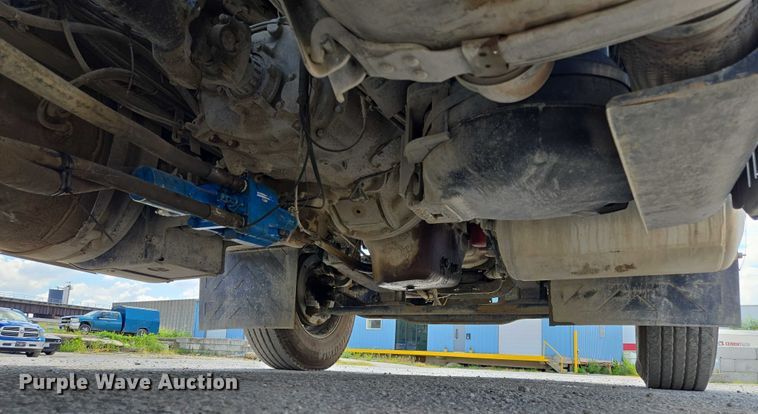 image for item EV1588 2012 Mack CHU613 semi truck