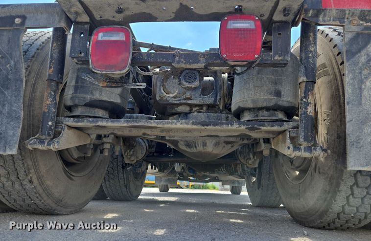 image for item EV1588 2012 Mack CHU613 semi truck