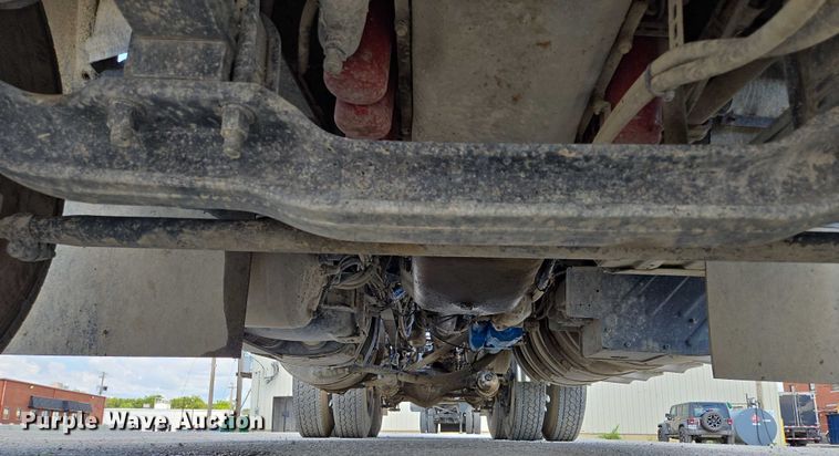 image for item EV1588 2012 Mack CHU613 semi truck