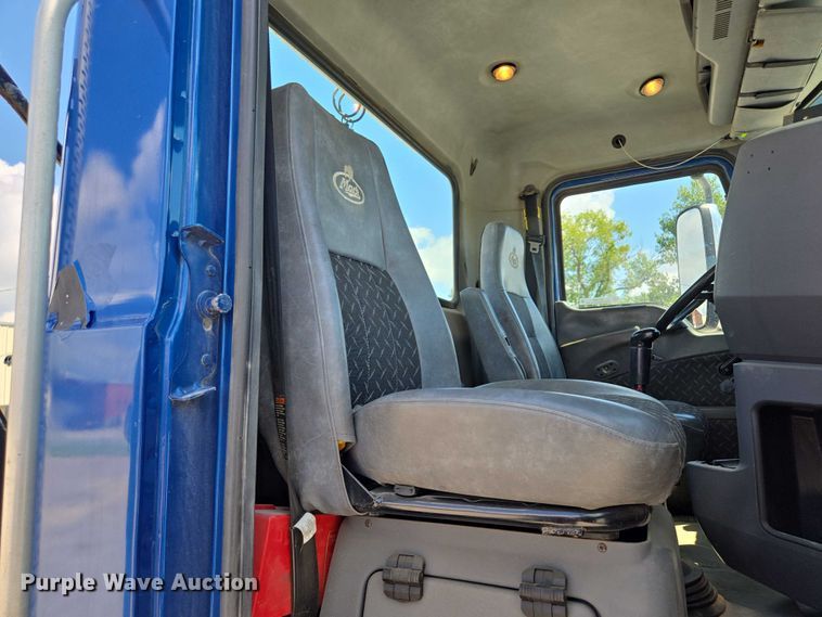 image for item EV1588 2012 Mack CHU613 semi truck