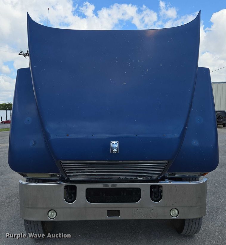 image for item EV1588 2012 Mack CHU613 semi truck