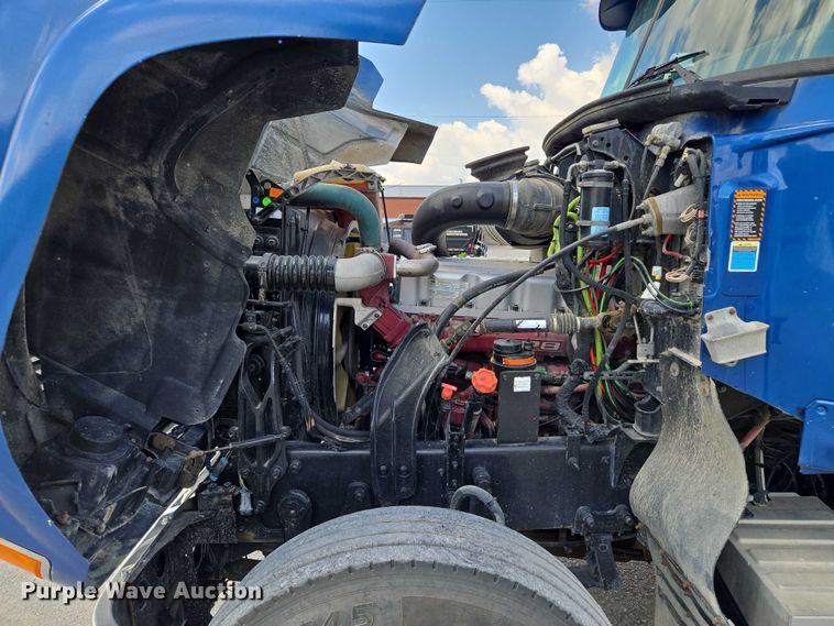 image for item EV1588 2012 Mack CHU613 semi truck