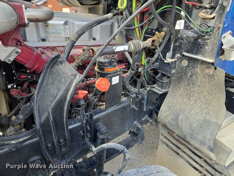 image for item EV1588 2012 Mack CHU613 semi truck