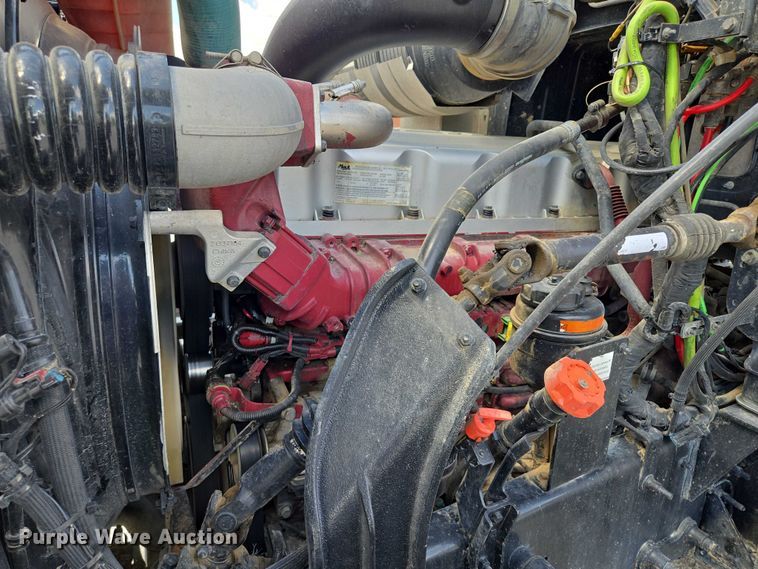 image for item EV1588 2012 Mack CHU613 semi truck