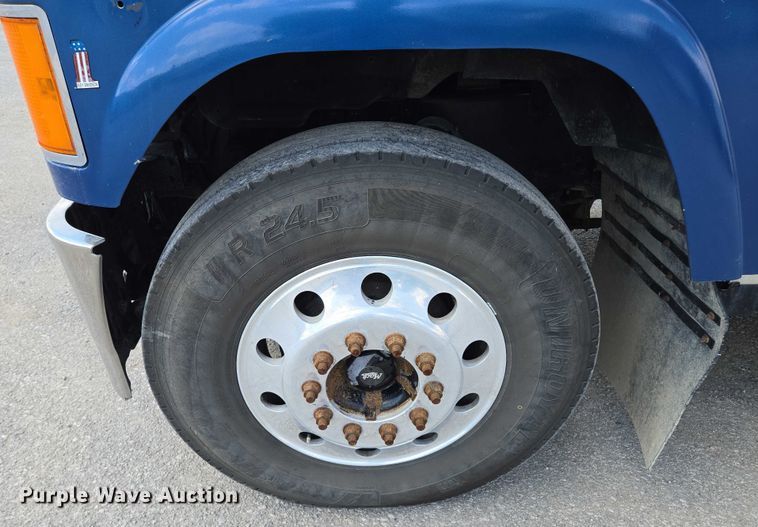 image for item EV1588 2012 Mack CHU613 semi truck