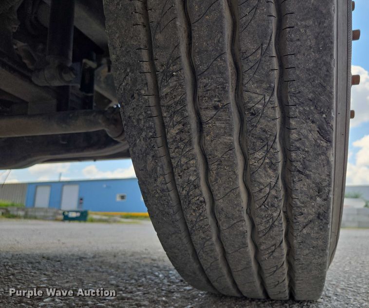 image for item EV1588 2012 Mack CHU613 semi truck