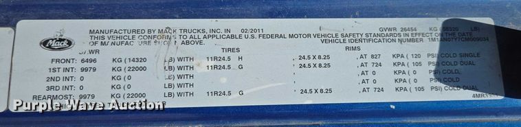 image for item EV1588 2012 Mack CHU613 semi truck