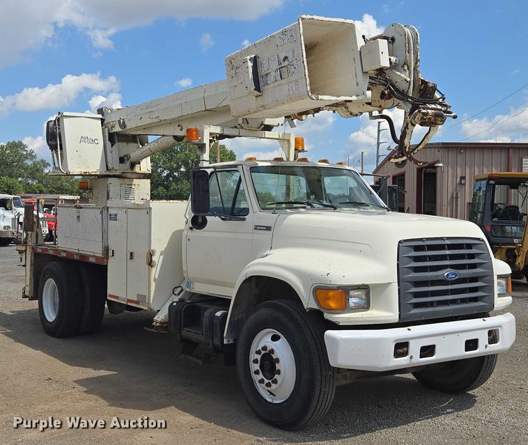 image for item EV1590 1997 Ford F800 digger derrick truck