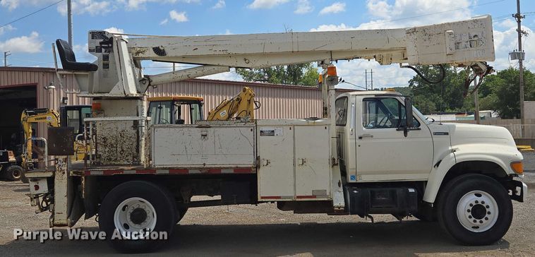 image for item EV1590 1997 Ford F800 digger derrick truck