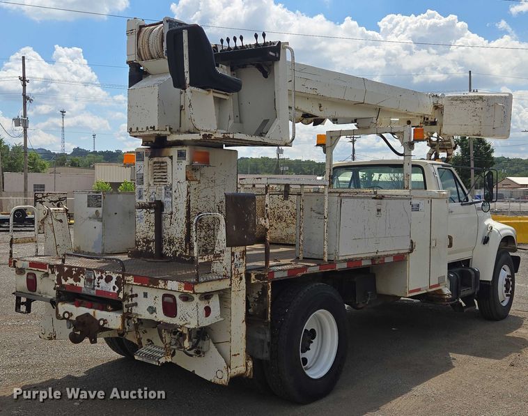 image for item EV1590 1997 Ford F800 digger derrick truck