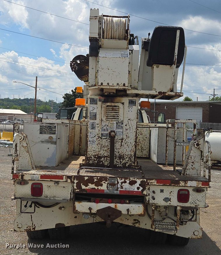 image for item EV1590 1997 Ford F800 digger derrick truck