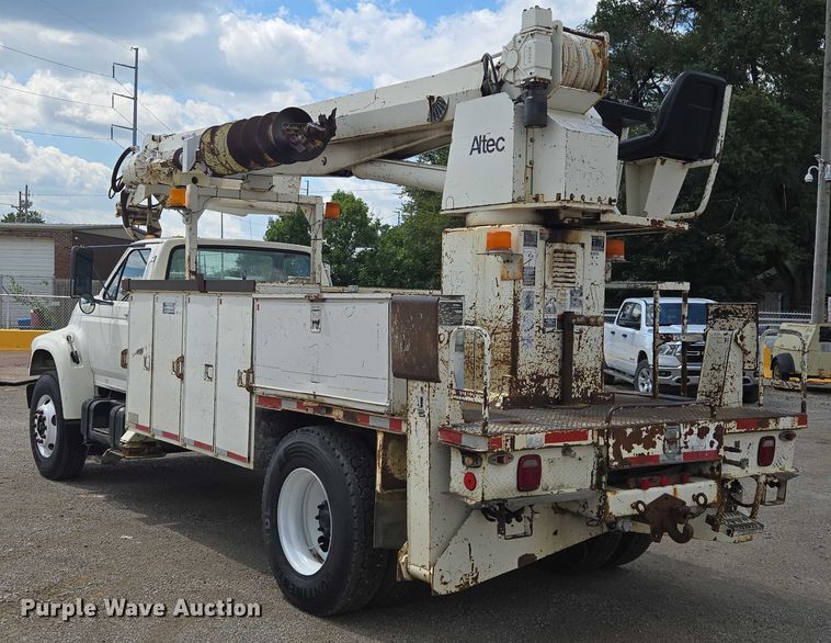 image for item EV1590 1997 Ford F800 digger derrick truck