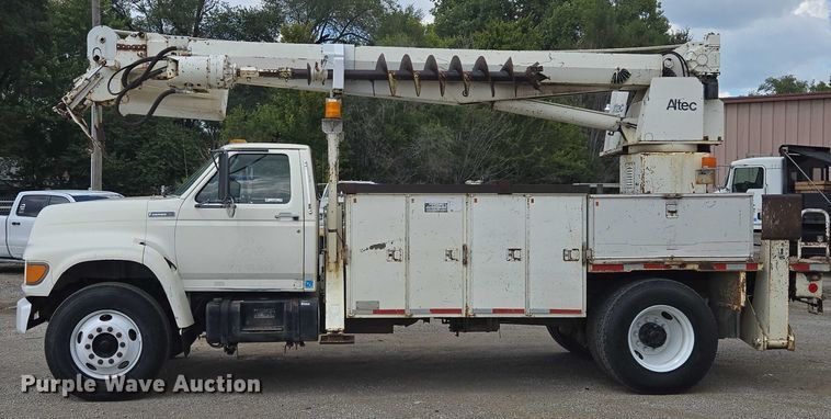 image for item EV1590 1997 Ford F800 digger derrick truck