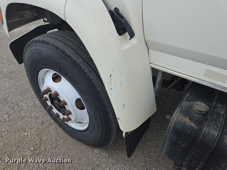 image for item EV1590 1997 Ford F800 digger derrick truck