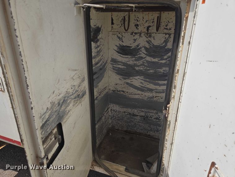 image for item EV1590 1997 Ford F800 digger derrick truck