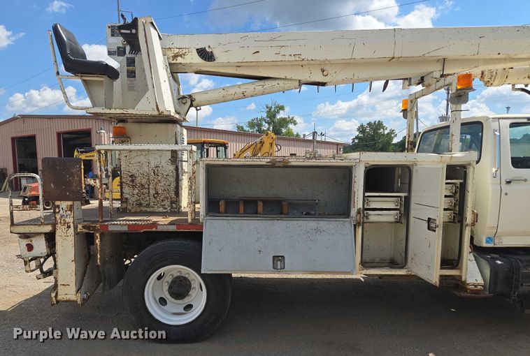 image for item EV1590 1997 Ford F800 digger derrick truck