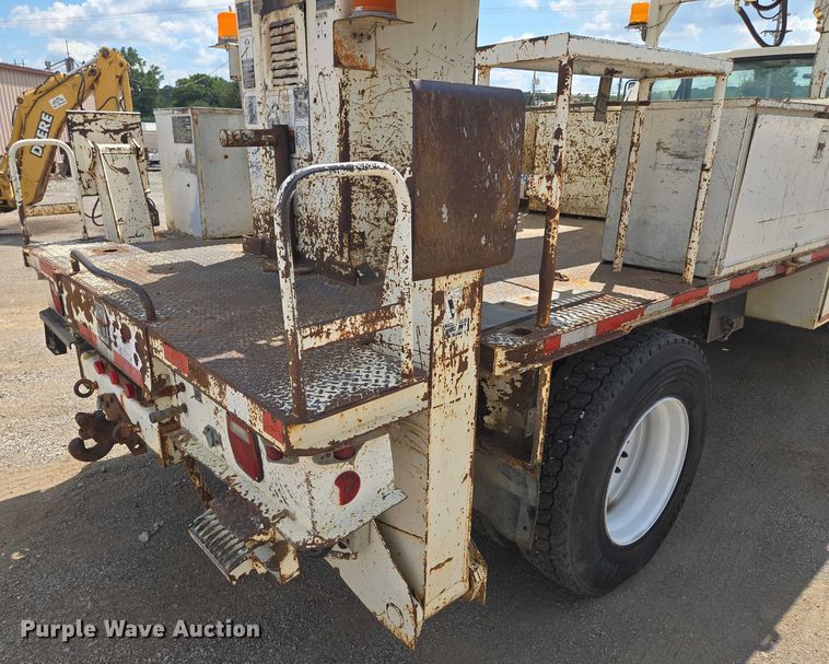 image for item EV1590 1997 Ford F800 digger derrick truck