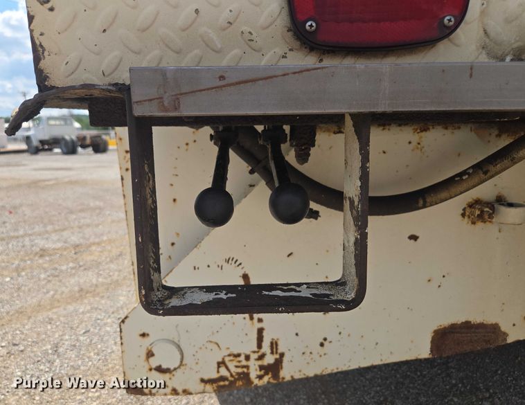 image for item EV1590 1997 Ford F800 digger derrick truck