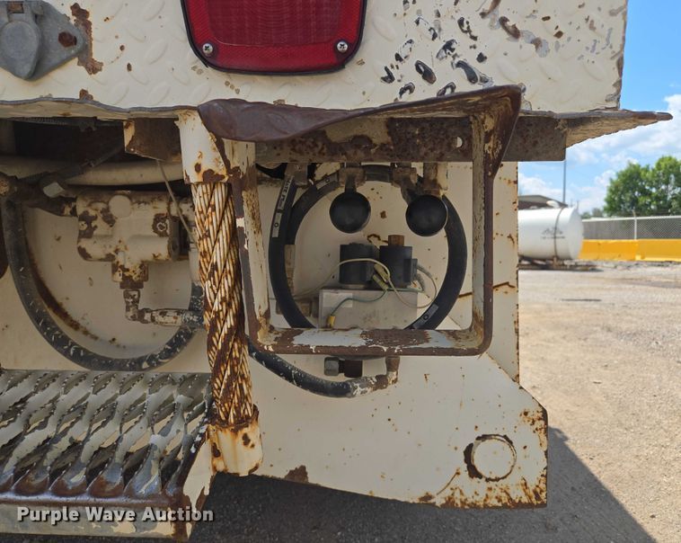 image for item EV1590 1997 Ford F800 digger derrick truck