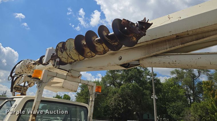 image for item EV1590 1997 Ford F800 digger derrick truck