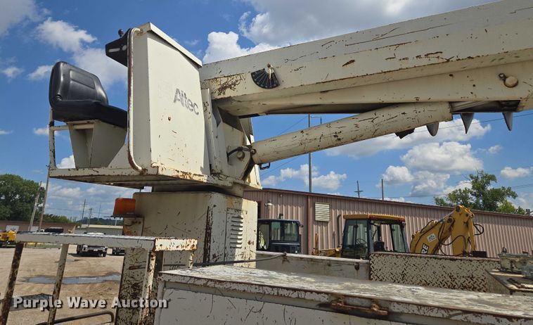 image for item EV1590 1997 Ford F800 digger derrick truck