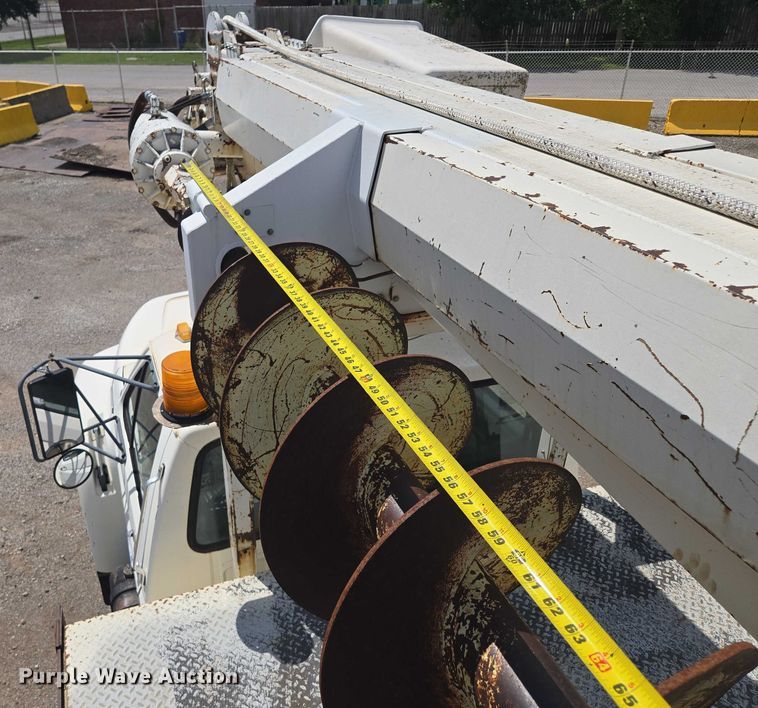 image for item EV1590 1997 Ford F800 digger derrick truck