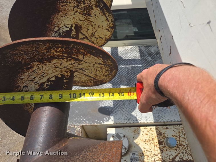 image for item EV1590 1997 Ford F800 digger derrick truck